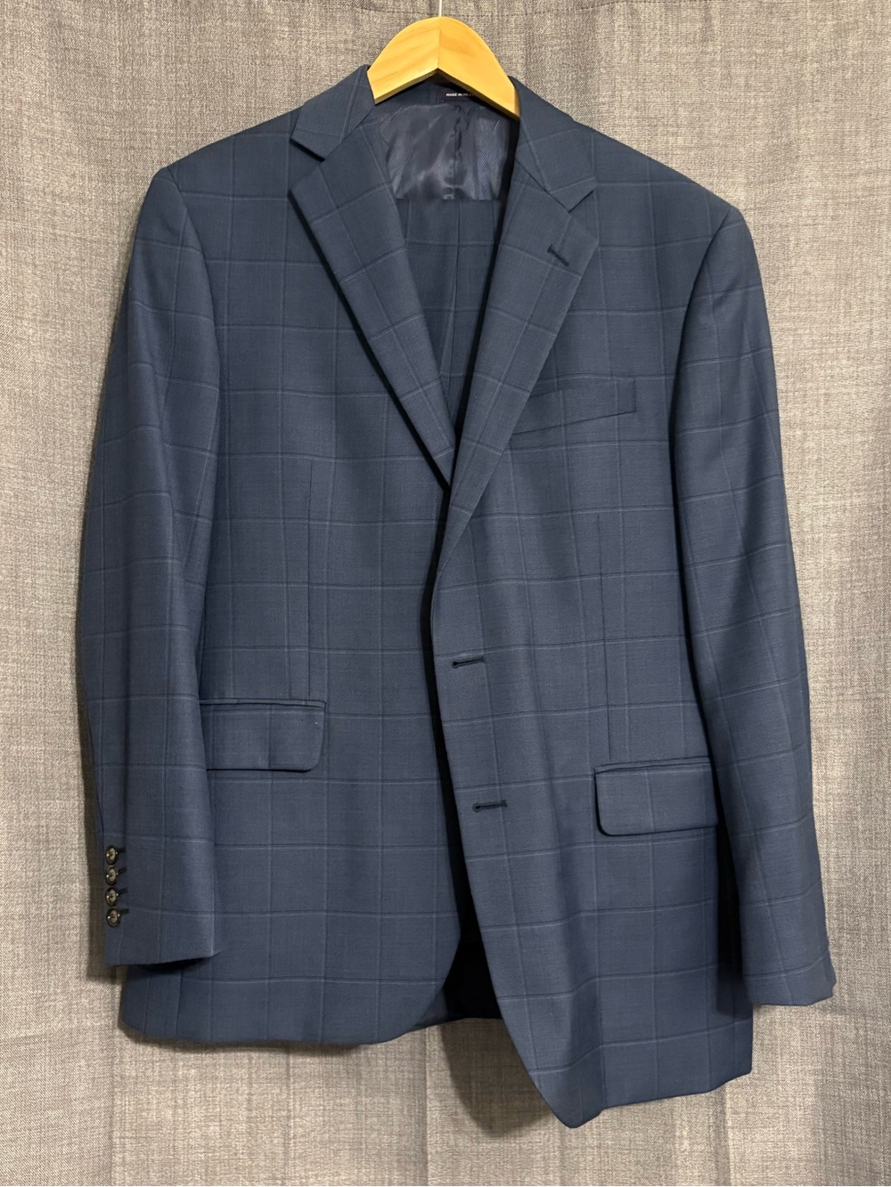Stafford Men's Navy Windowpane Suit Set